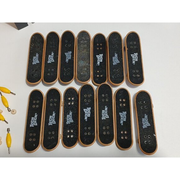 Tech Deck Lot of 14 Boards & Accessories & Ramps - Tony Hawk Skateboarding - Picture 13 of 13